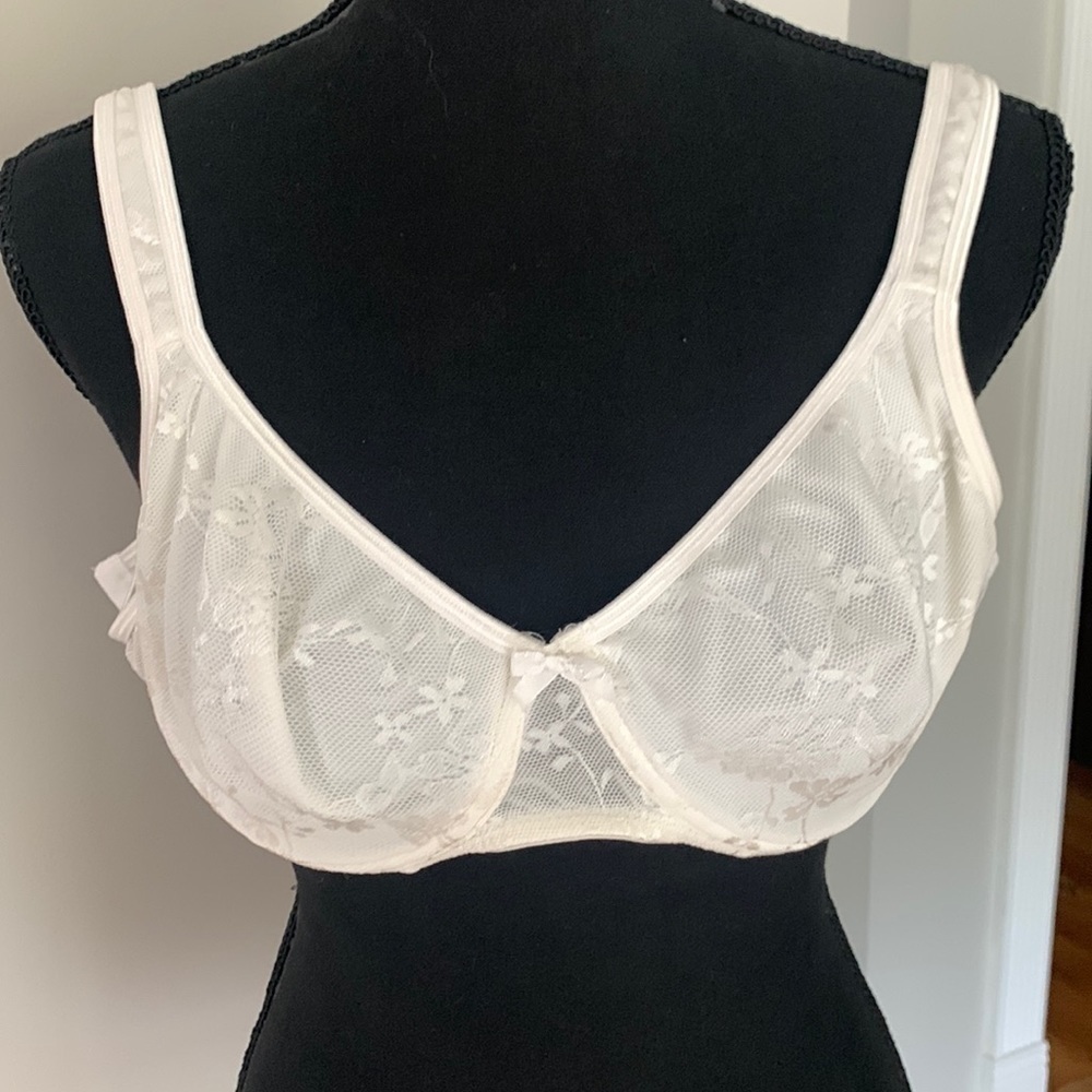 34 C Ivory lace bra Dorina brand